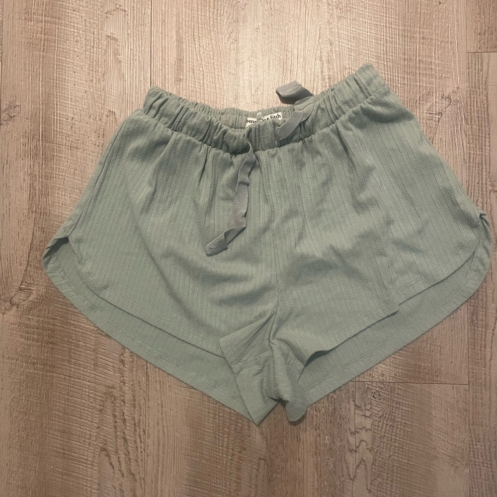 3/$10 Abercrombie & Fitch green sleepwear Shorts Relaxed Fit
